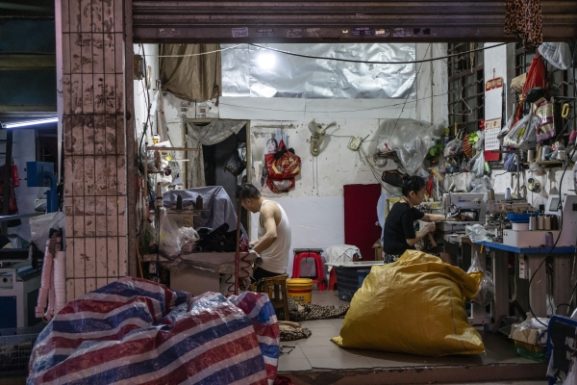 How China’s Struggling Small Workshops and Tariffs Impact Global Supply Chains: Opportunities for Investors and Entrepreneurs