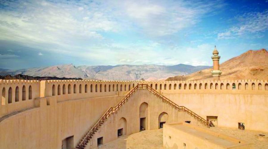 أهم الحصون في عُمان 2024: استكشاف فرص الاستثمار التجاري والسياحي