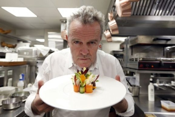 Renowned French Chef Launches Vegan Menu: Implications for Culinary Entrepreneurs in Oman
