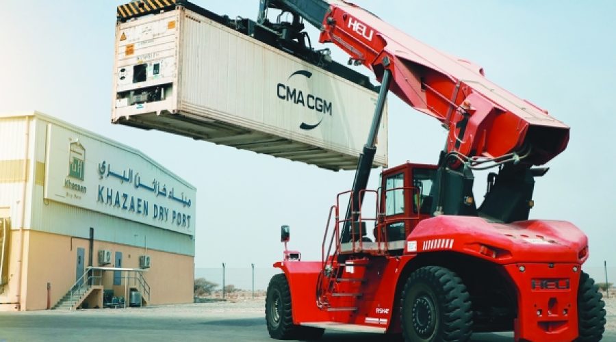 انضمام ميناء خزائن الجاف إلى شبكة CMA CGM العالمية: انعكاسات على فرص التجارة والاستثمار في عُمان