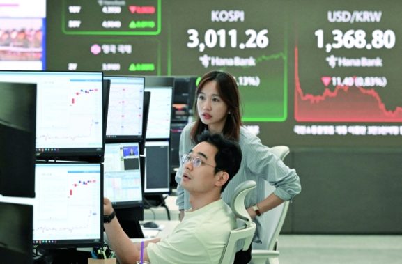Stocks Surge Amid Anticipation of Fed Revamp: Implications for Investors and Business Owners
