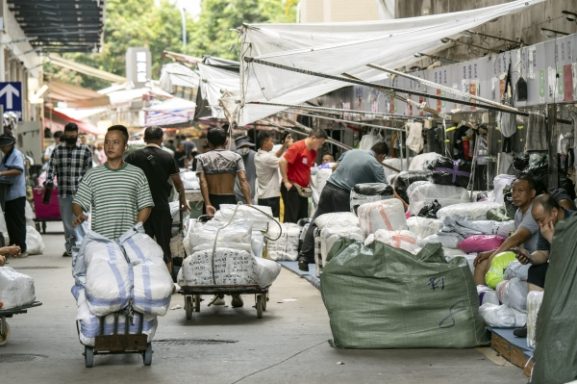Trump Extends China Tariff Truce: What This Means for Market Growth and Your Investments