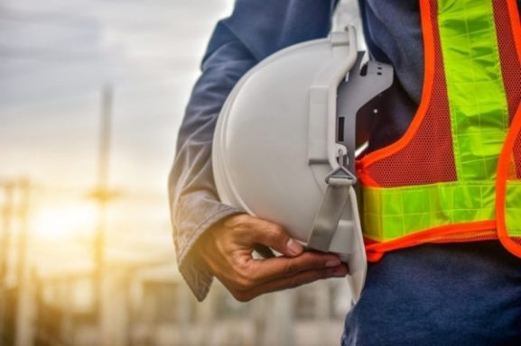 MoL Warning on Fake Vocational Certificates: What It Means for Your Business Compliance in Oman