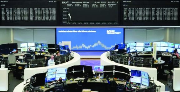 European Stocks Fluctuate: Key Insights for Investors Amid Ukraine Negotiations and Jackson Hole Discussions