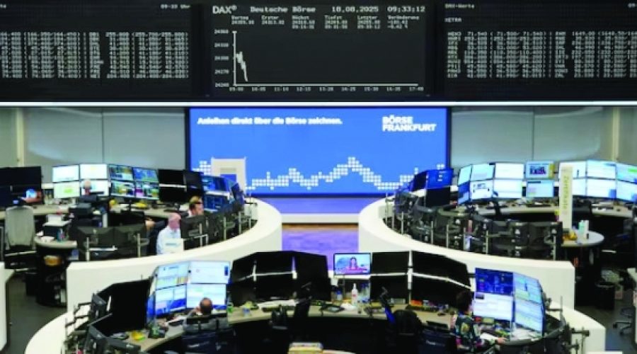 European Stocks Fluctuate: Key Insights for Investors Amid Ukraine Negotiations and Jackson Hole Discussions