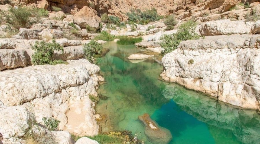 پیمان‌های جدید توسعه گردشگری در وادی الشب، نخل و خصب: تأثیر آن بر فرصت‌های سرمایه‌گذاری در عمان