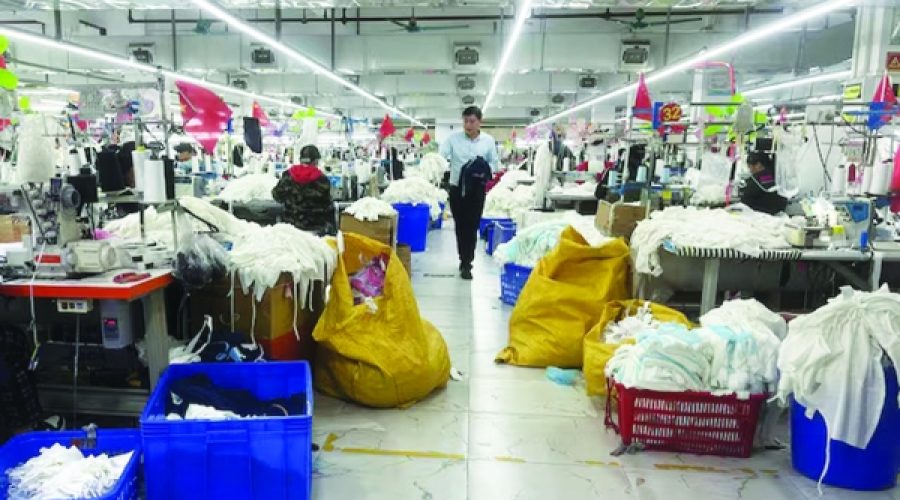 US Tariff Impact: Clothing Imports from China Hit 22-Year Low—What This Means for Oman’s Retail Sector