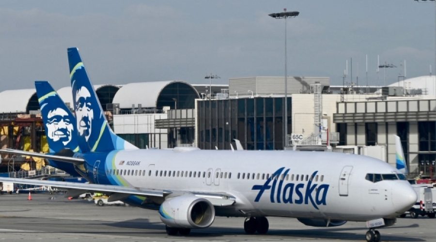 Alaska Airlines Grounds Fleet Due to IT Outage: Potential Impacts on Travel and Business Operations