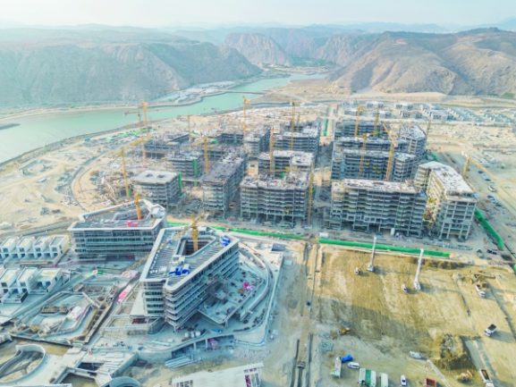 Oman's FDI Surges Over RO 30 Billion in Q1 2025: Implications for Investors and Business Growth