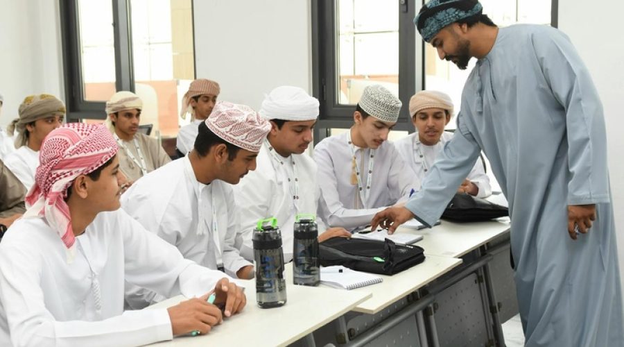 برامج صيفية شاملة لـ 5800 طالب عماني: تعزيز الإبداع والمهارات المهنية لنجاح القوى العاملة في المستقبل