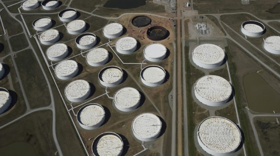 Surge in U.S. Crude Oil Inventories: Implications for Investors and Businesses in Oman