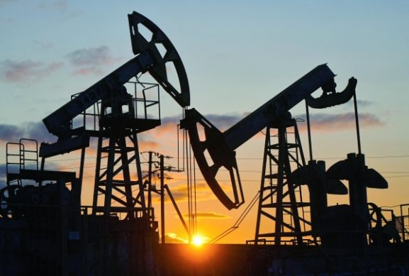 Oil Prices Rise 1% Amid Strong Demand Signals and Russia-Ukraine Peace Uncertainty: What This Means for Investors and Businesses