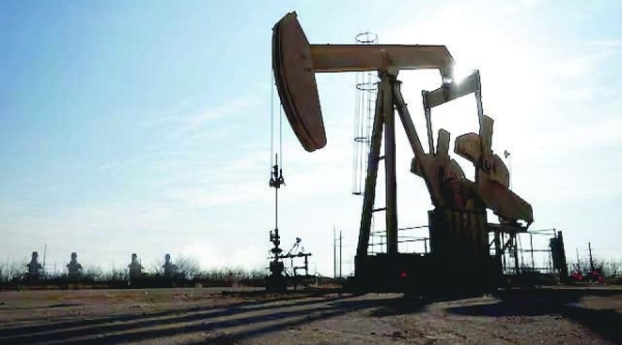Oil Prices Dip from Three-Week High Amid Russian Supply Risks: What This Means for Investors and Businesses in Oman