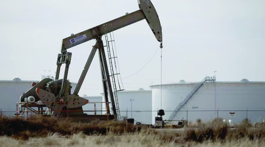 Oil Prices Stabilize Amid Ukraine Conflict and US Inventory Data: What It Means for Investors and Businesses