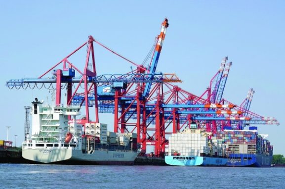 EU-US Tariff Compromise: What It Means for Businesses Navigating Costs and Trade Relations