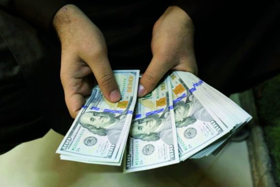 Forex-Dollar Steadies Amid Rising September Fed Rate Cut Bets: What Investors Need to Know for Market Impact