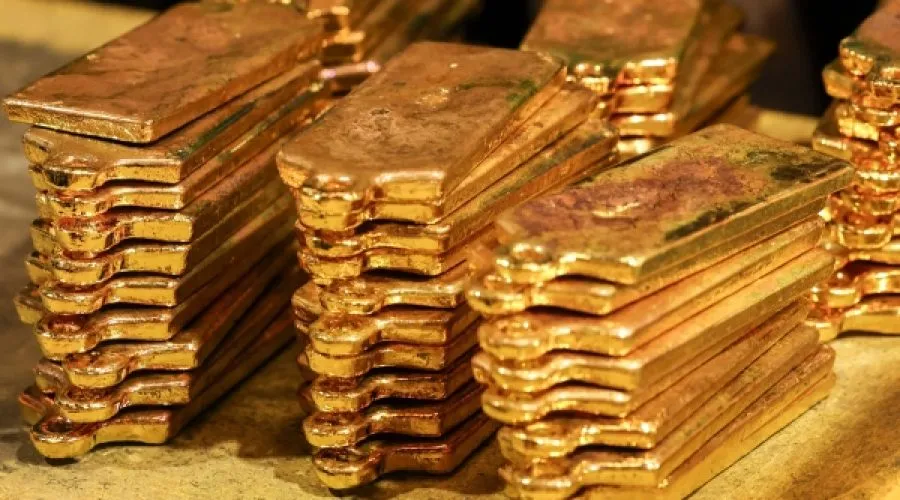 Gold Price Surges Past $3,500: Key Implications for Investors and Businesses in Oman