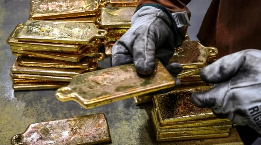 Gold Price Surge to $5,000 in Q1 2026: What It Means for Your Investment Strategy and Business Growth