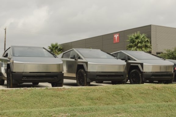 Elon Musk on Track to Be the First Trillionaire: What This Means for Global Investors and Market Opportunities