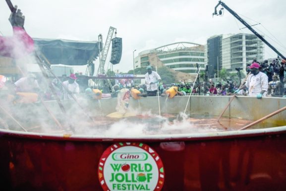 Nigerian Chef's Rice Hotpot Record Attempt: Opportunities for Culinary Entrepreneurs in Oman