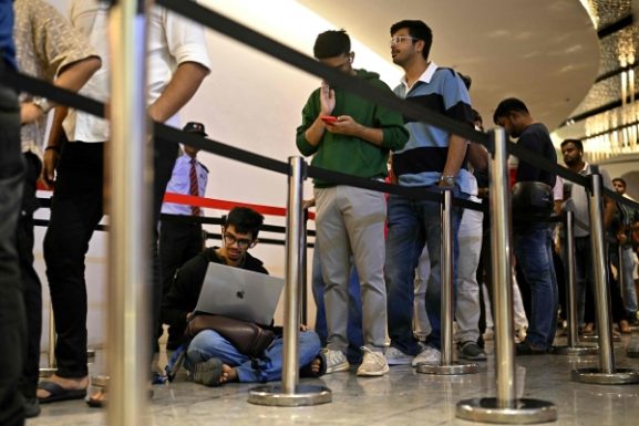 H-1B Visa Trends: What Over 70% Indian Beneficiaries Mean for Business Investment and Talent in Oman