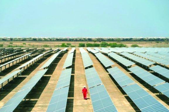 Oman Names Winner of RO 155 Million Ibri III Solar IPP Project: What This Means for Renewable Energy Investors and Businesses in Oman