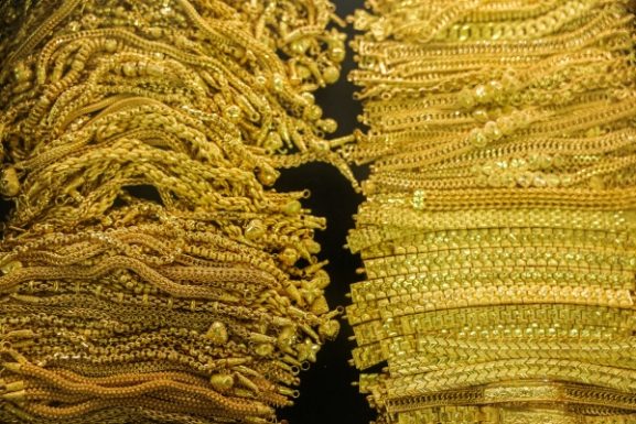 Record High Gold Prices: Key Insights for Investors and Entrepreneurs in Oman