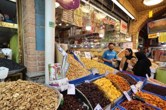 Iran Rial Hits Record Low Amid Sanctions: What This Means for Businesses and Investors in the Region