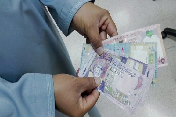 Timely Wage Transfers: How Oman’s New MoL Penalties Impact Your Business Operations