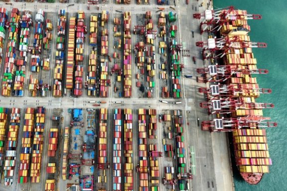 New 100% Tariff on China: How Trump's Announcement Could Impact Your Business Strategy