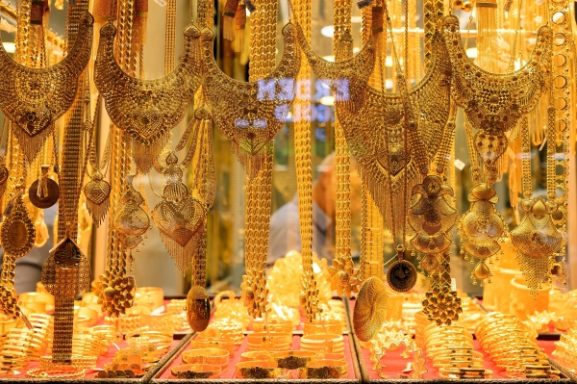 Gold Prices Surge: What This Means for Investors and Businesses in Oman