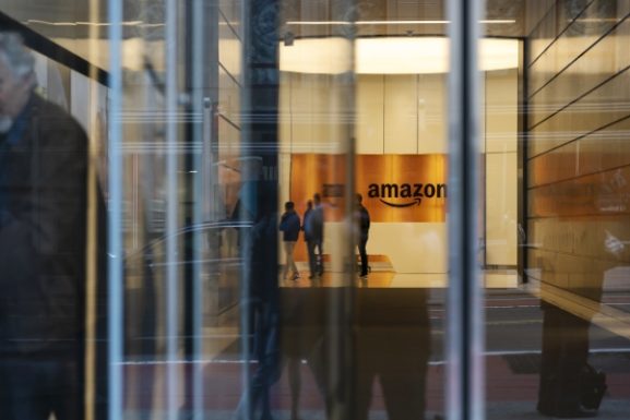 Amazon Faces Significant Job Cuts: Implications for Investors and Entrepreneurs in Oman