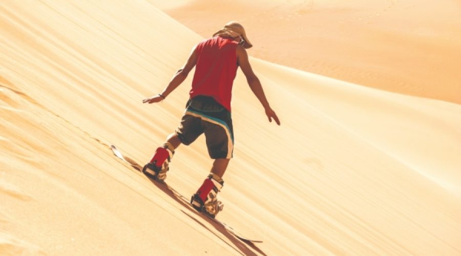 تب داغ اسکی روی شن در بدیه: این رونق ماجراجویی چه معنایی برای سرمایهگذاران و کارآفرینان در عمان دارد