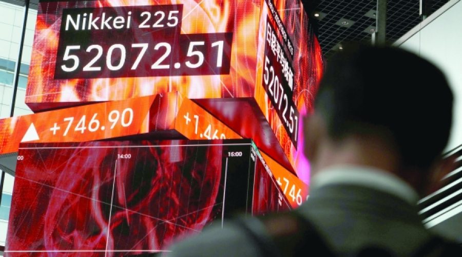 Global Stocks Eye 7th Monthly Rise: What Investors and Businesses Should Know Amid Dollar’s 3-Month High