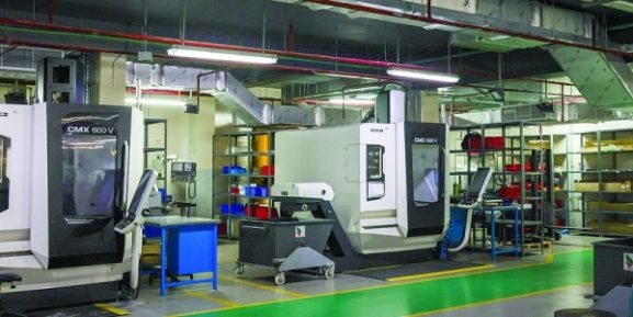 عمان طرح کارخانه‌های هوشمند را گسترش می‌دهد: چگونه بر فرصت‌های سرمایه‌گذاری برای کسب‌وکارها تأثیر می‌گذارد