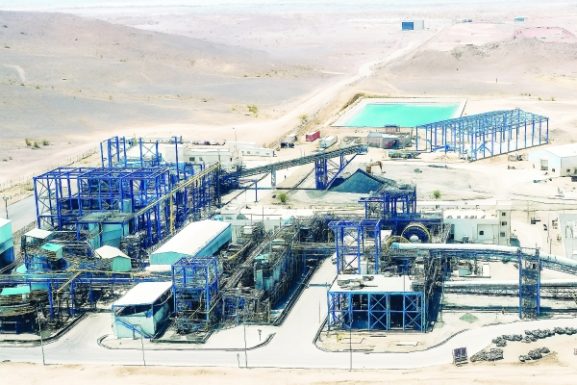 رکورد تولید طلا از معدن عمان از ۱۰۰ کیلوگرم فراتر رفت: پیامدهایی برای سرمایه‌گذاران و بخش معدن