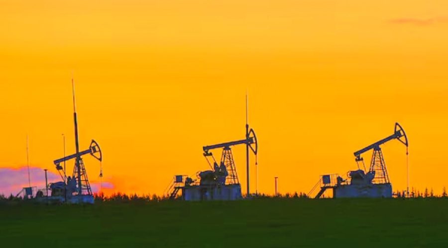 ارتفاع أسعار النفط مع تراجع مخاوف تخمة المعروض: تداعيات ذلك على المستثمرين والشركات في عُمان