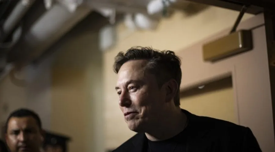 بسته حقوقی ۱TP4T1 تریلیون دلاری ایلان ماسک: این بسته چه پیامی برای سرمایه‌گذاران و رهبران کسب‌وکار دارد؟