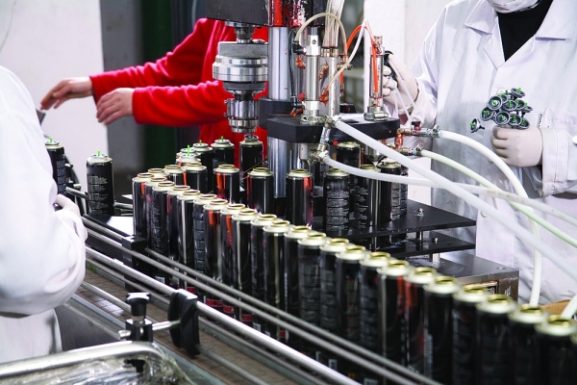 عمان از شرکت‌های برتر تقدیر می‌کند: این موضوع چه تاثیری بر رقابت‌پذیری تجاری و فرصت‌های سرمایه‌گذاری دارد؟