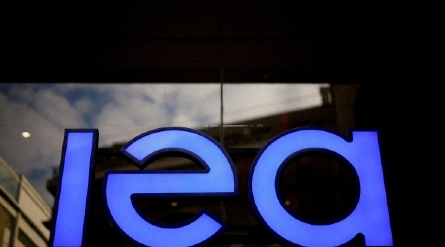 پیش‌بینی رشد تقاضای نفت و گاز تا سال ۲۰۵۰: بینش‌های کلیدی برای سرمایه‌گذاران و کسب‌وکارها در عمان