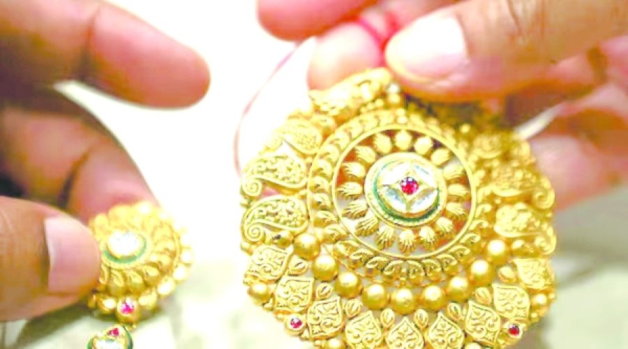 Gold Prices Surge to 3-Week High Amid US Debt Concerns: What This Means for Investors in Oman