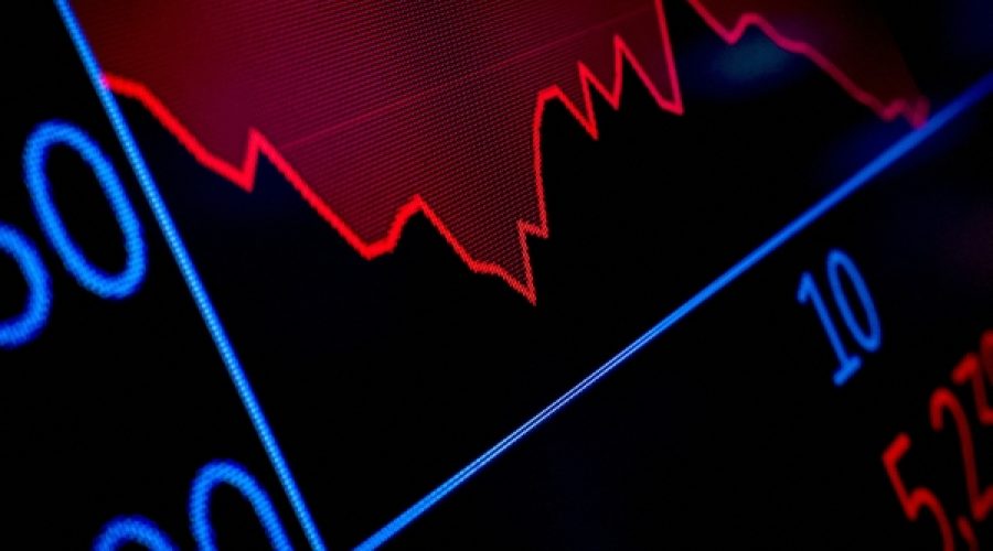 انزلاق سوق التكنولوجيا: ما يحتاج المستثمرون وأصحاب الأعمال إلى معرفته حول تأثيره على محفظتهم الاستثمارية واستراتيجيتهم