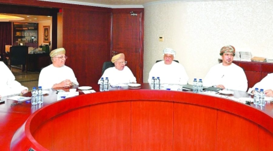 رؤى صندوق النقد الدولي والجمعية الاقتصادية العمانية: كيف يؤثر التوقعات المالية على آفاق أعمالك في عُمان