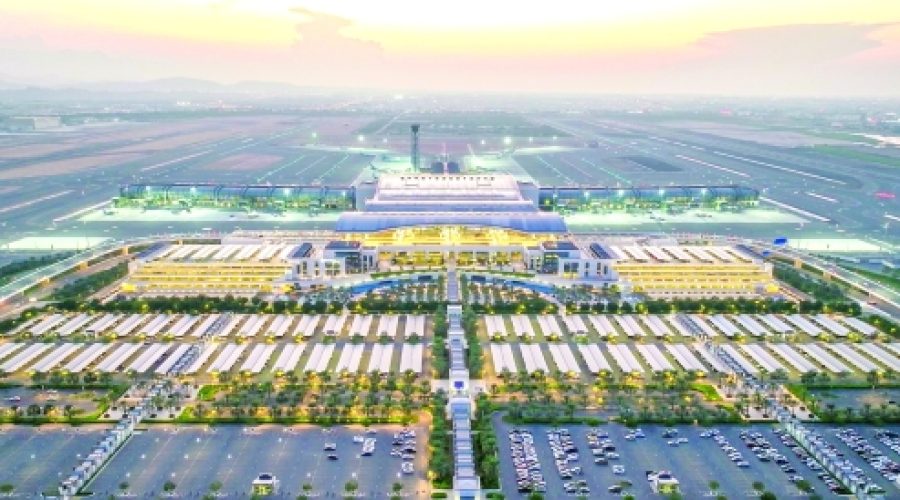 قطاع الطيران في عُمان يعزز السياحة والاستثمار: فرص رئيسية لنمو الأعمال