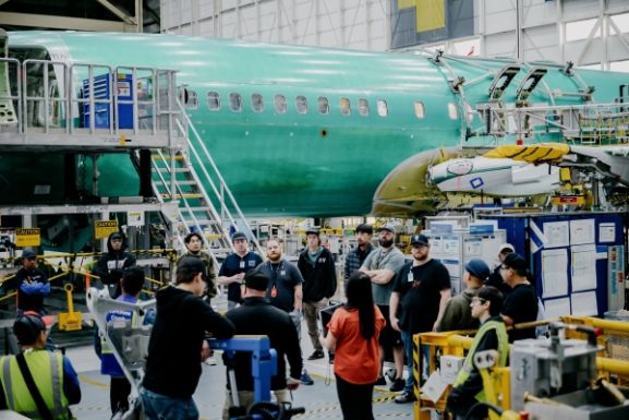 حرب بوينغ على العيوب: كيف ستؤثر تحسينات الجودة على المستثمرين وشركاء الصناعة