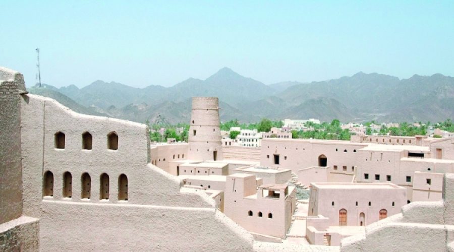 العمارة الترابية لبناء أكثر خضرة: كيف تُحدث اتجاهات البناء المستدام تحولاً في سوق العقارات في عُمان