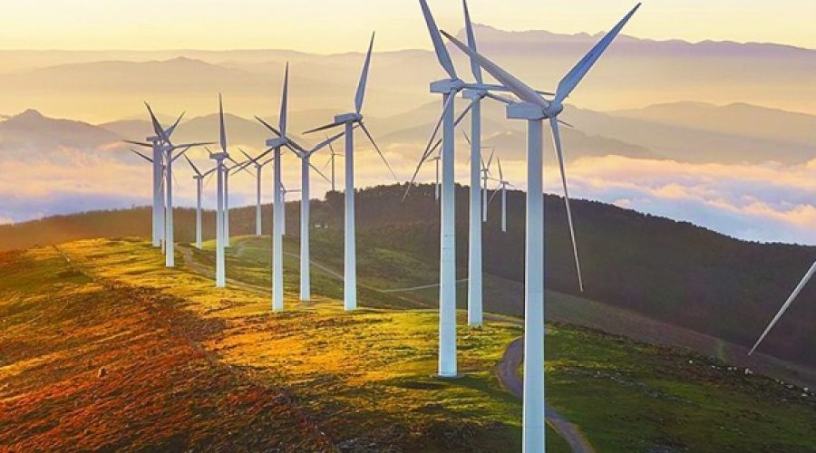 هدف OQAE المتمثل في إنتاج 2 جيجاواط من الطاقة المتجددة بحلول نهاية العام: ما يعنيه ذلك لمشهد الاستثمار والأعمال في عُمان