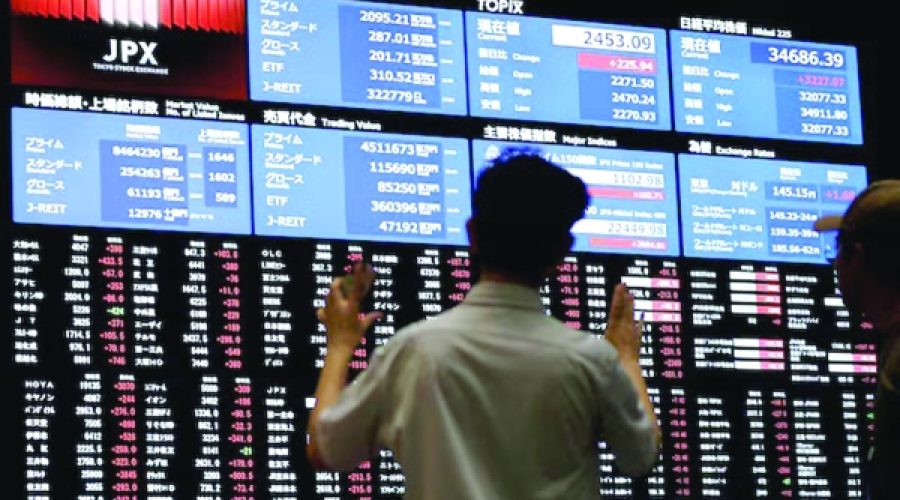 اليابان تقود ارتفاع الأسواق الآسيوية: ما يحتاج المستثمرون إلى معرفته بعد البيع القوي لسندات الحكومة اليابانية