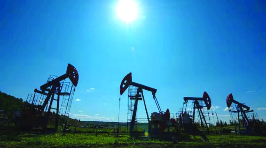 افزایش قیمت نفت پس از حملات اوکراین به زیرساخت‌های روسیه: این موضوع برای سرمایه‌گذاران در عمان چه معنایی دارد؟