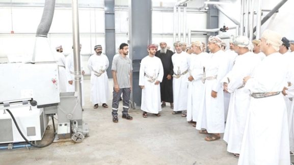 افتتاح مصنع أعلاف الماشية والأسماك بتكلفة 36 مليون ريال عُماني: ما يعنيه ذلك لقطاعي الزراعة والاستزراع المائي في عُمان